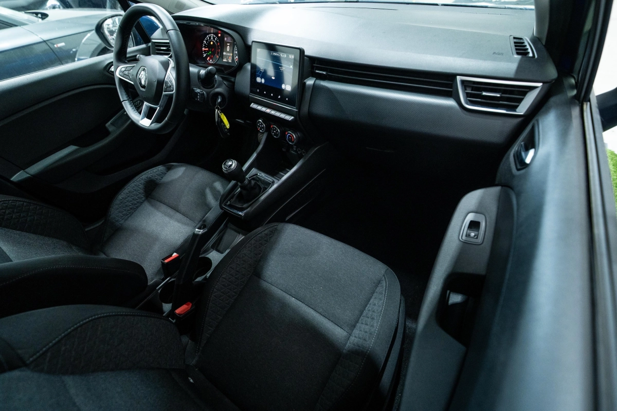 Renault Clio - photo 16