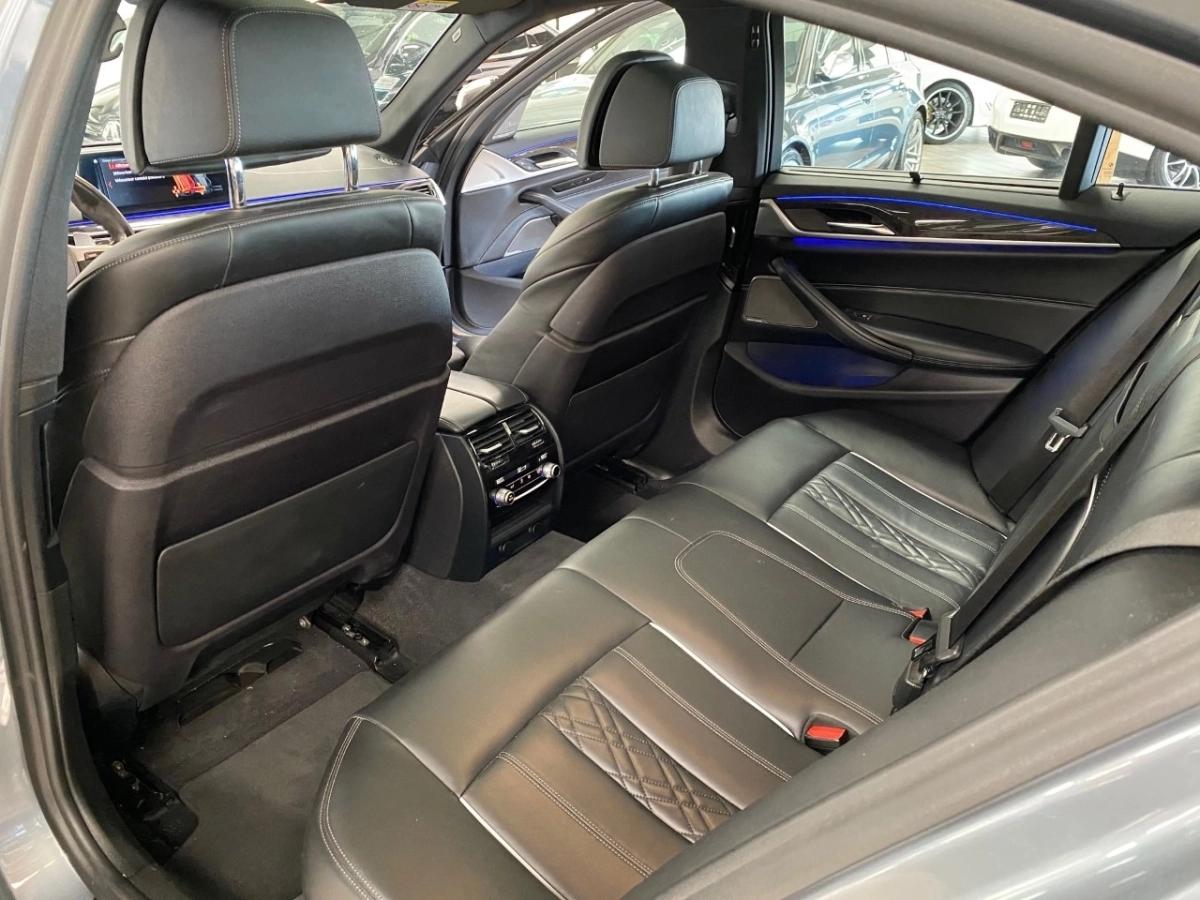 Bmw Serie 5 (G30) Berline M550i xDrive 4.4 i V8 32V Steptronic8 462 cv Boîte auto