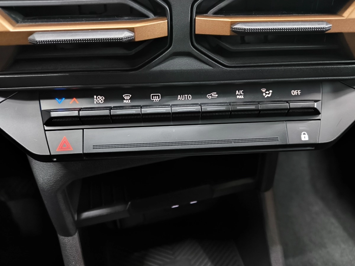 Dacia Duster - photo 12