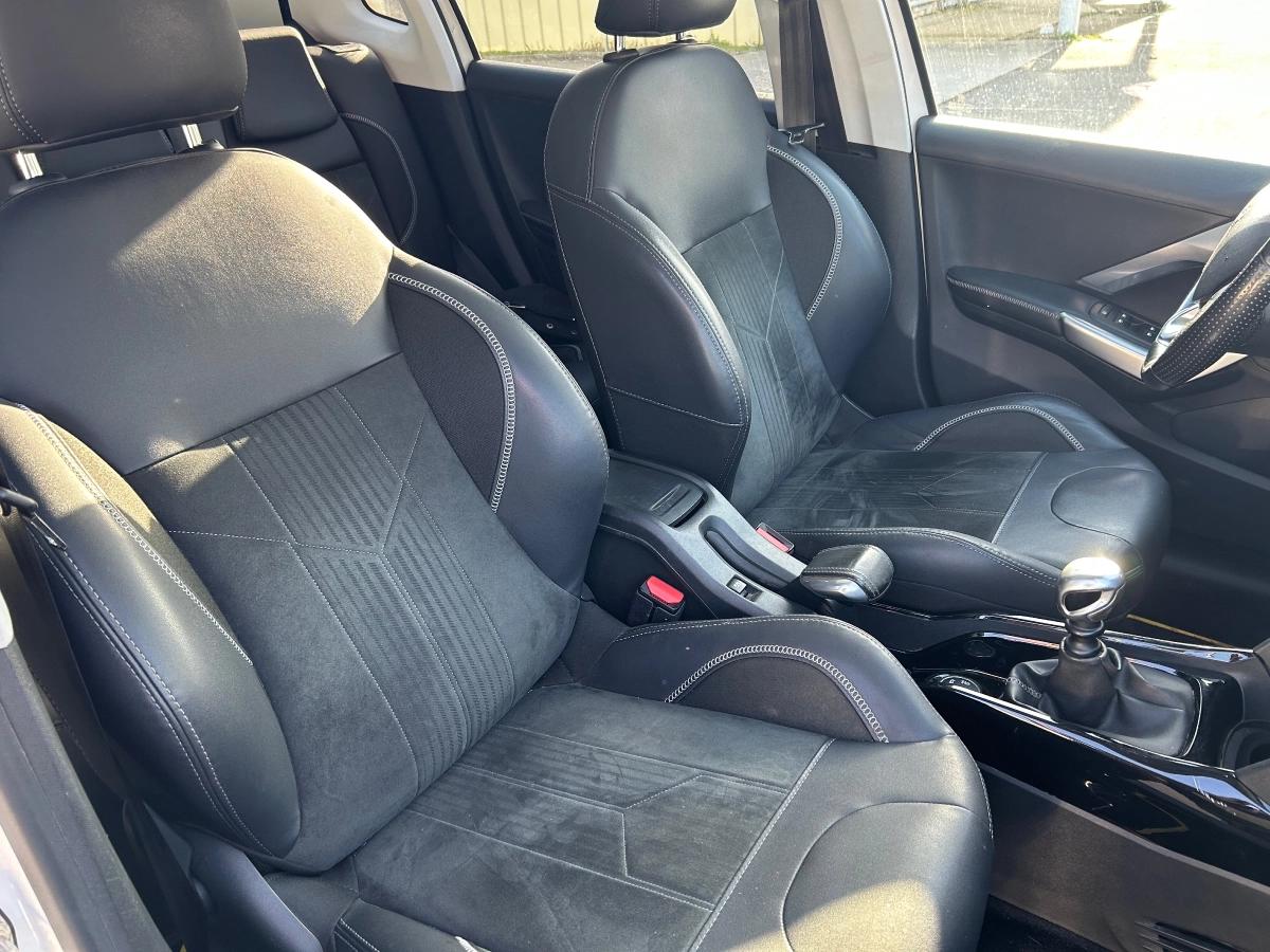 Peugeot 2008 GENERATION-I 1.6 BLUEHDI 120 CROSSWAY