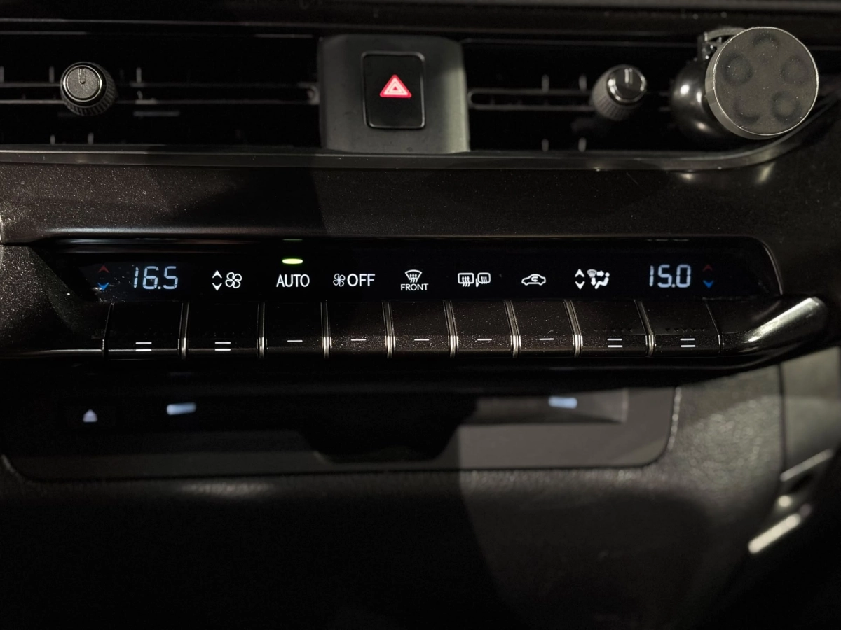 Lexus Ux - photo 22