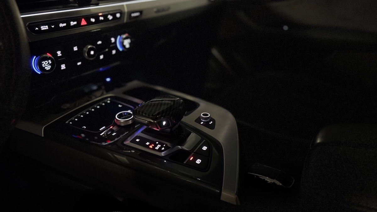 Audi Q7 - photo 22