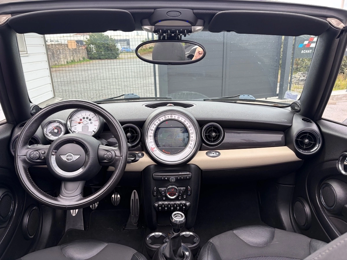 Mini Cabrio - photo 8