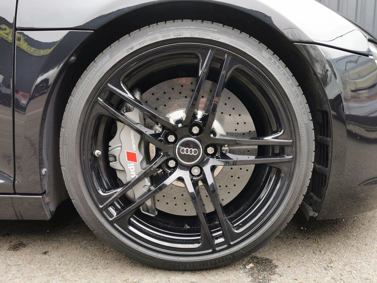 Audi R8 - photo 22