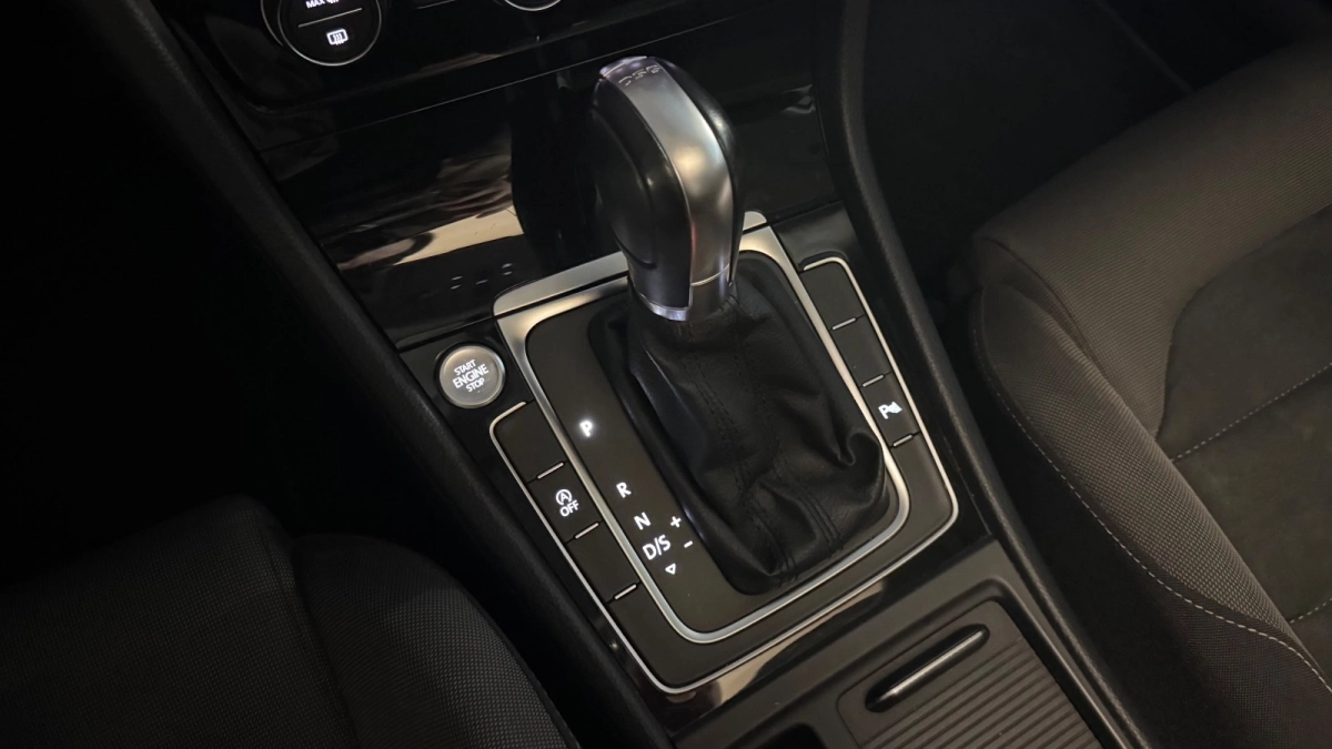 Volkswagen Golf - photo 29