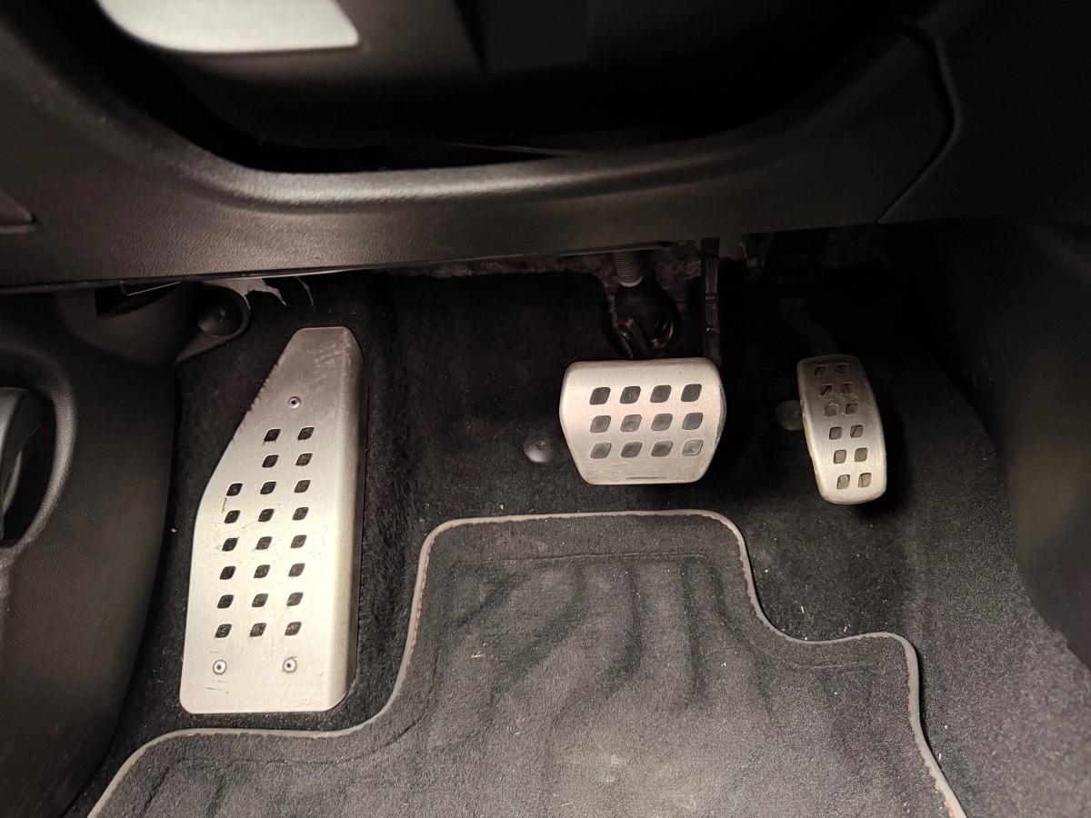 Renault Megane - photo 40