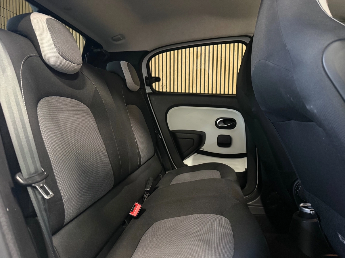 Renault Twingo - photo 17