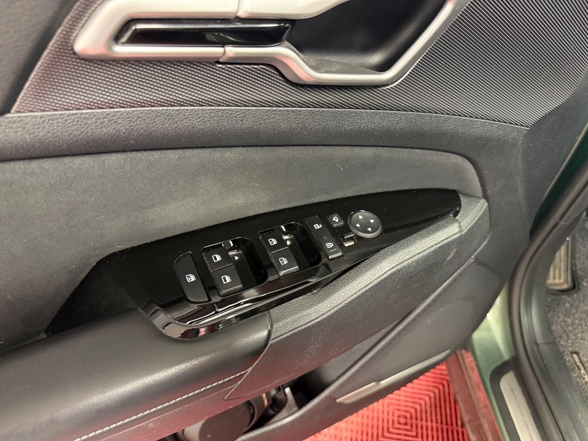 Kia Sportage - photo 9