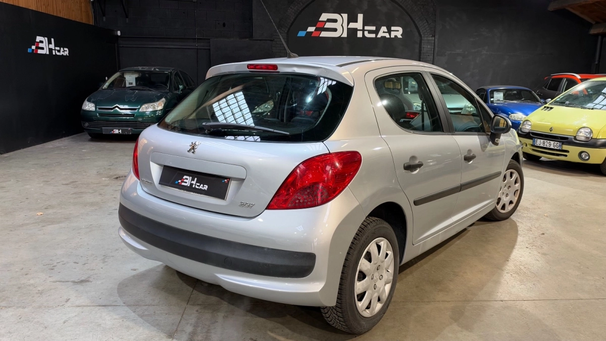 Peugeot 207 - photo 7