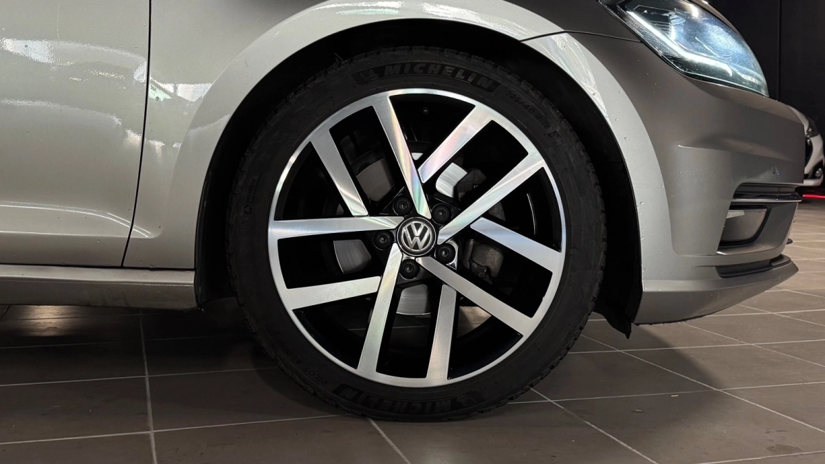 Volkswagen Golf - photo 16