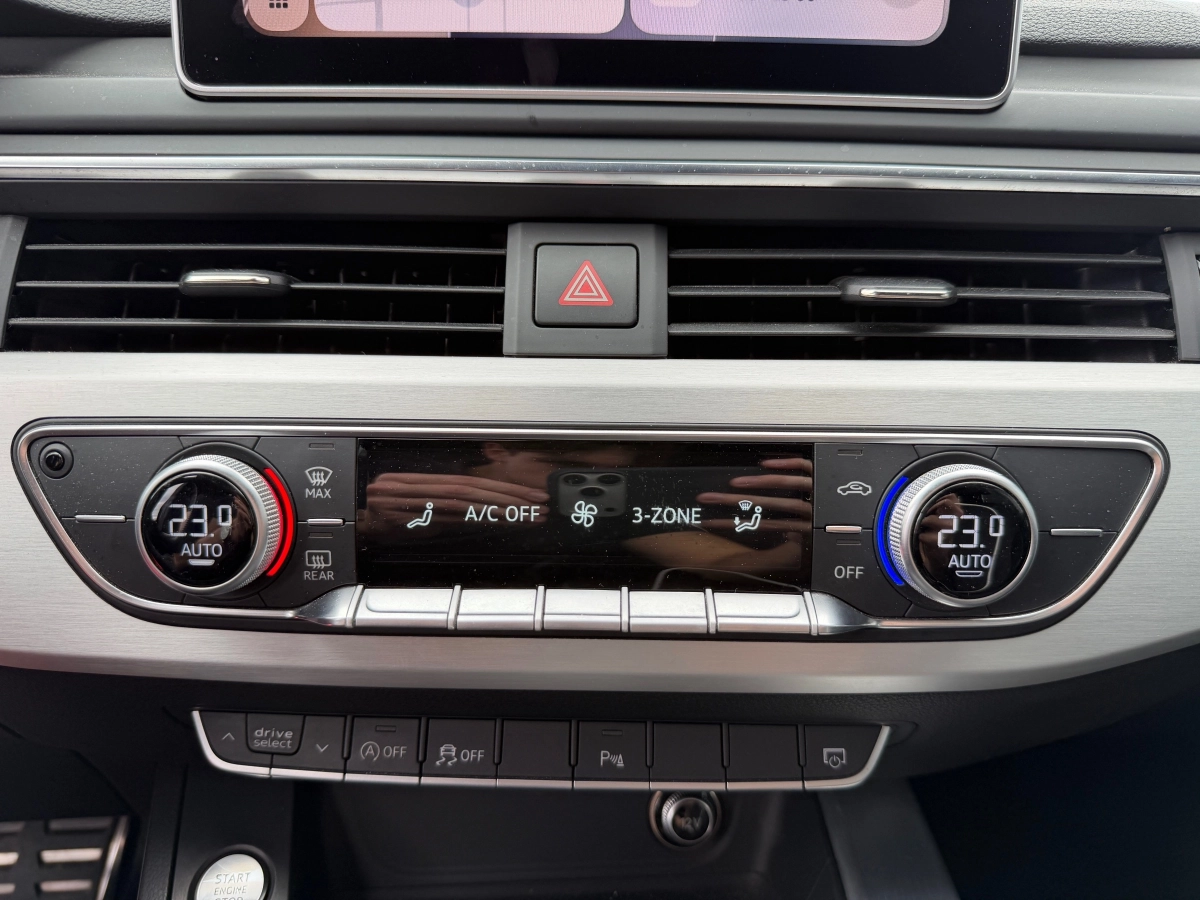 Audi A4 - photo 14