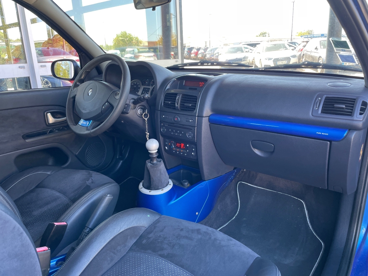 Renault Clio - photo 11