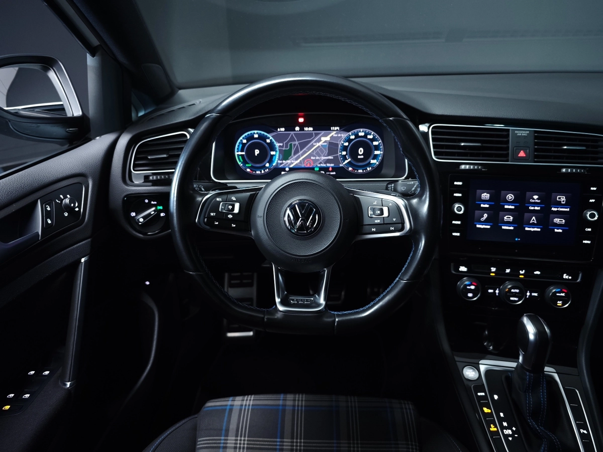 Volkswagen Golf - photo 9
