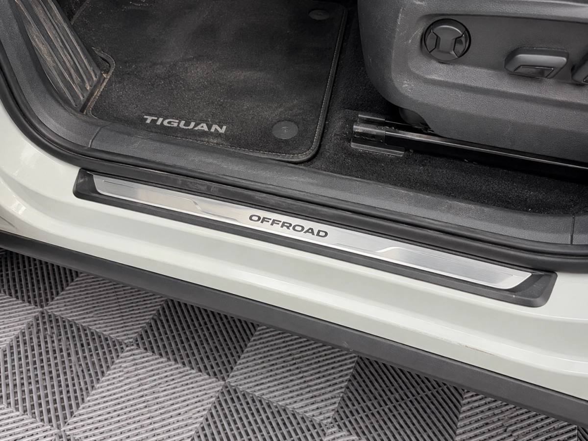 Volkswagen Tiguan - photo 24