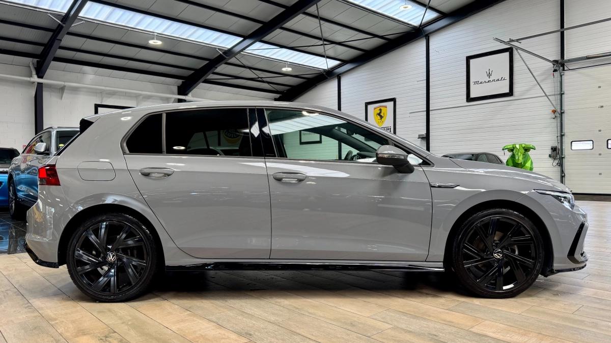 Volkswagen Golf 1.5 E-TSI 150 MHEV HYBRID OPF R-LINE DSG BVA