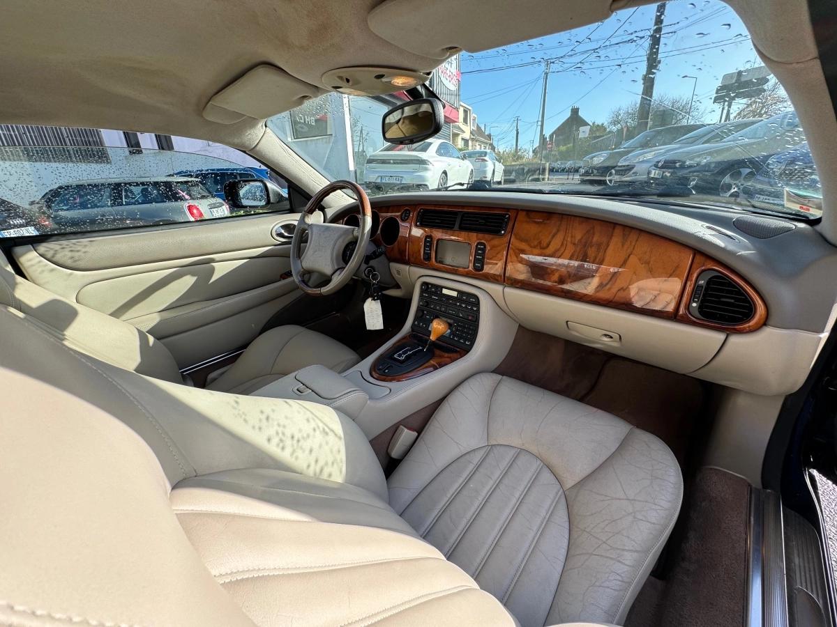 Aperçu indisponible de Jaguar XK8