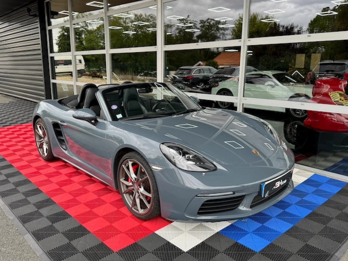 Porsche 718 Boxster