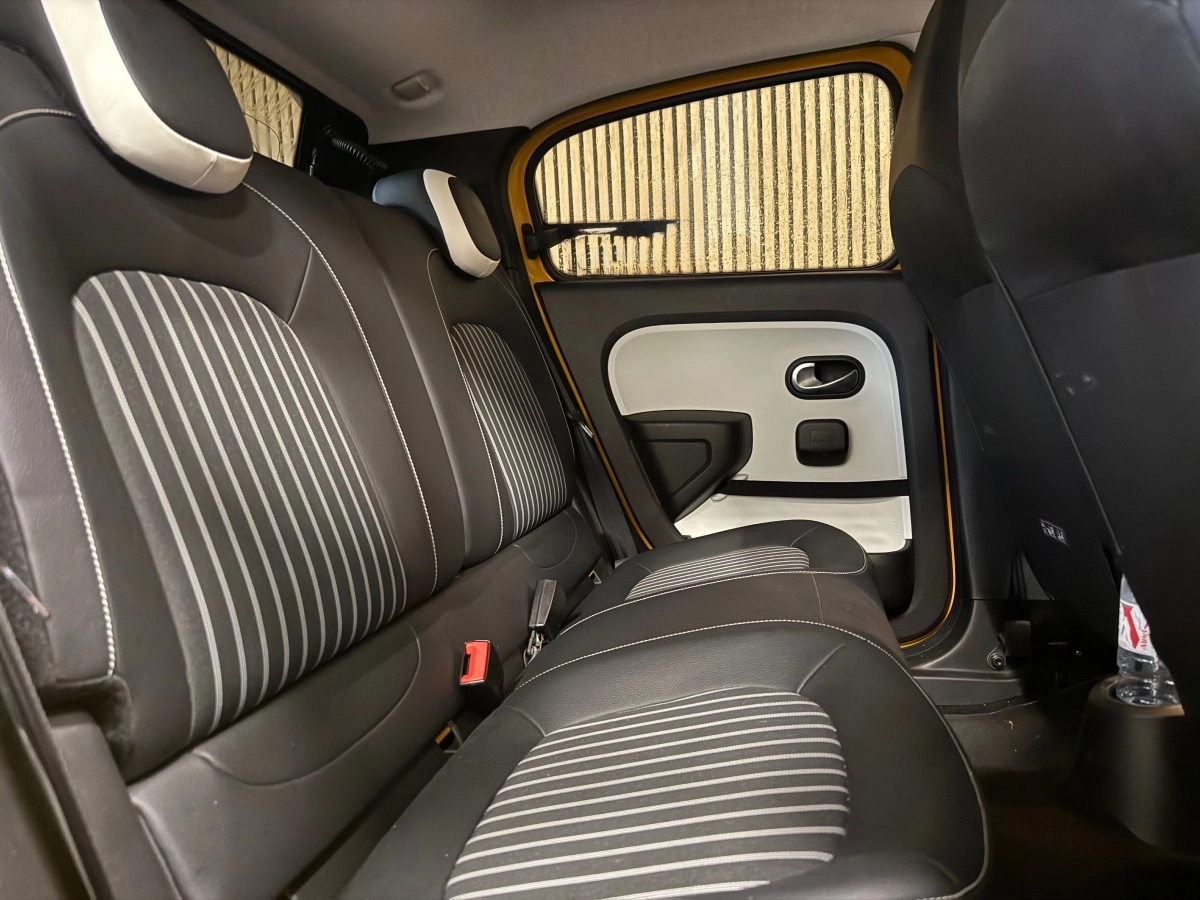 Renault Twingo - photo 16