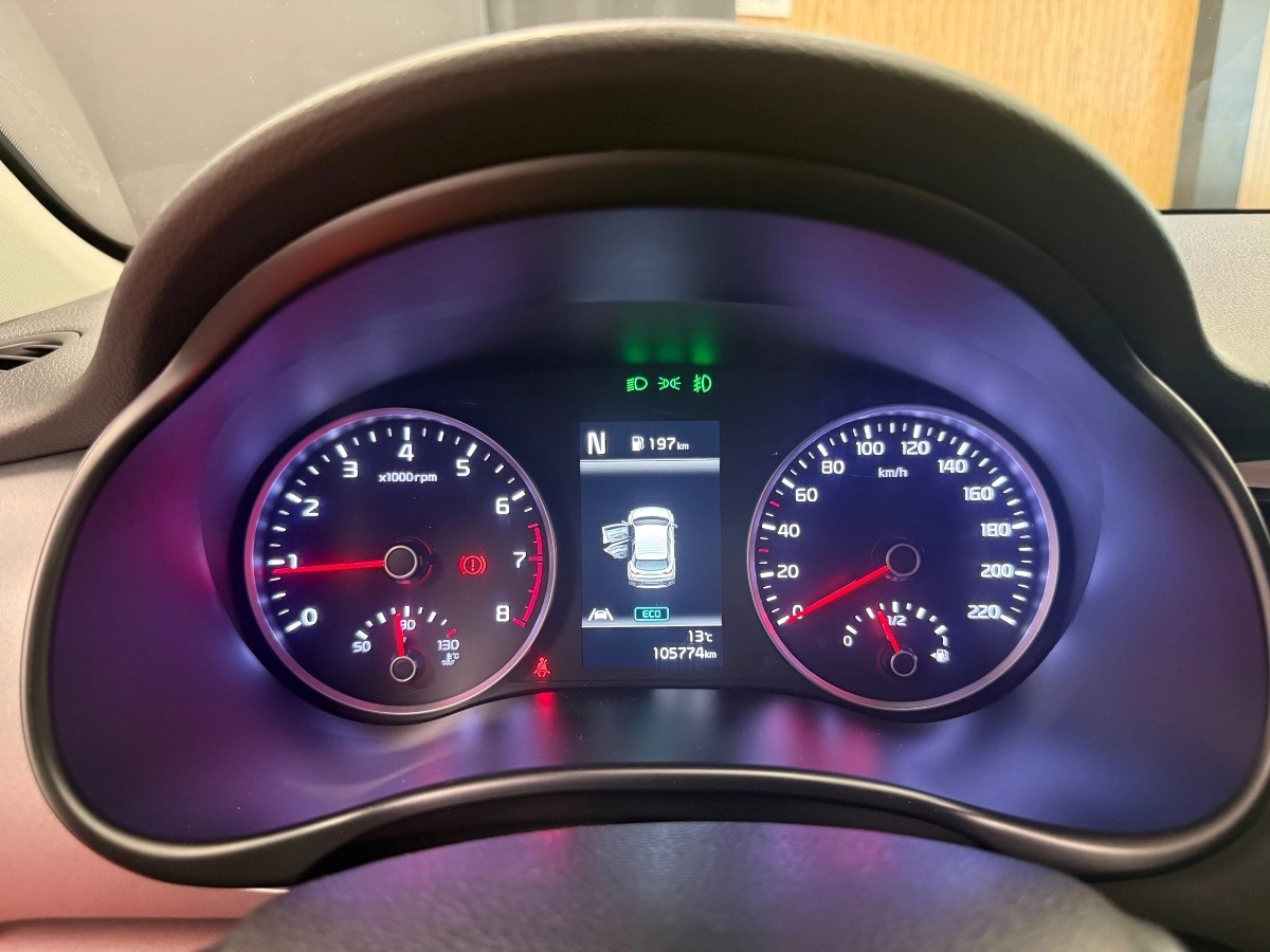 Kia Stonic - photo 12