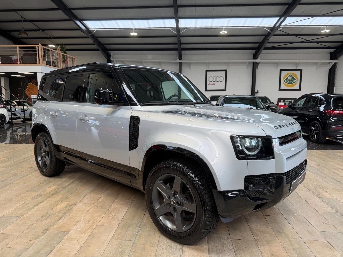 Land Rover Defender 110 3.0 D200 200 MHEV X-DYNAMIC 4WD BVA8 /ATTELAGE/TOIT PANO/CARPLAY/MERIDIAN/