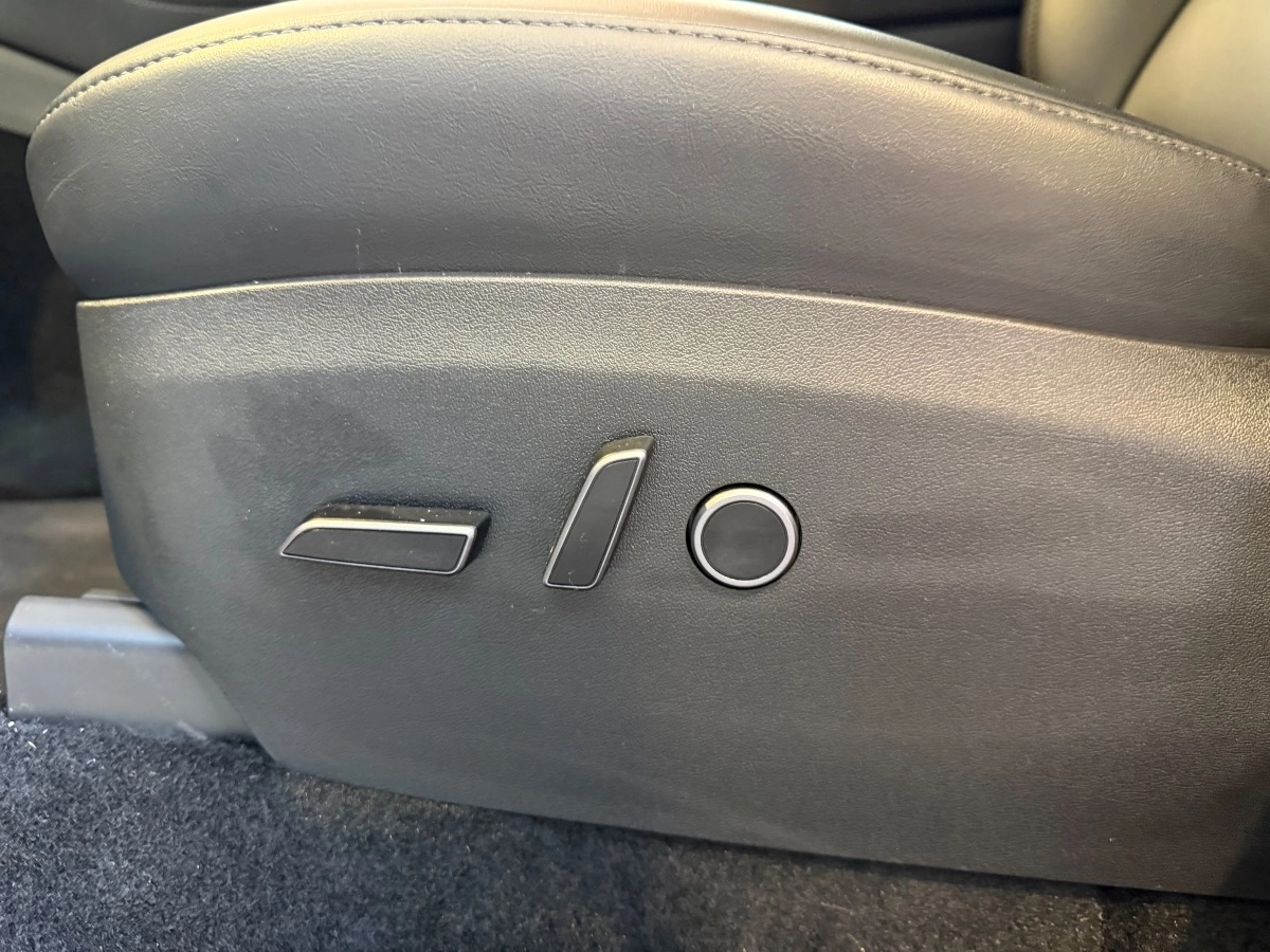 Tesla Model-y - photo 46