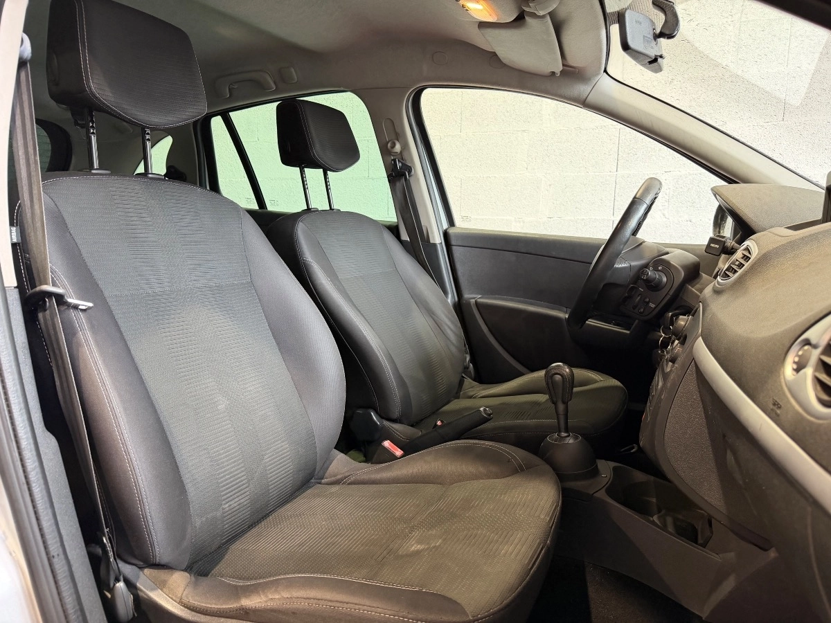 Renault Clio - photo 11