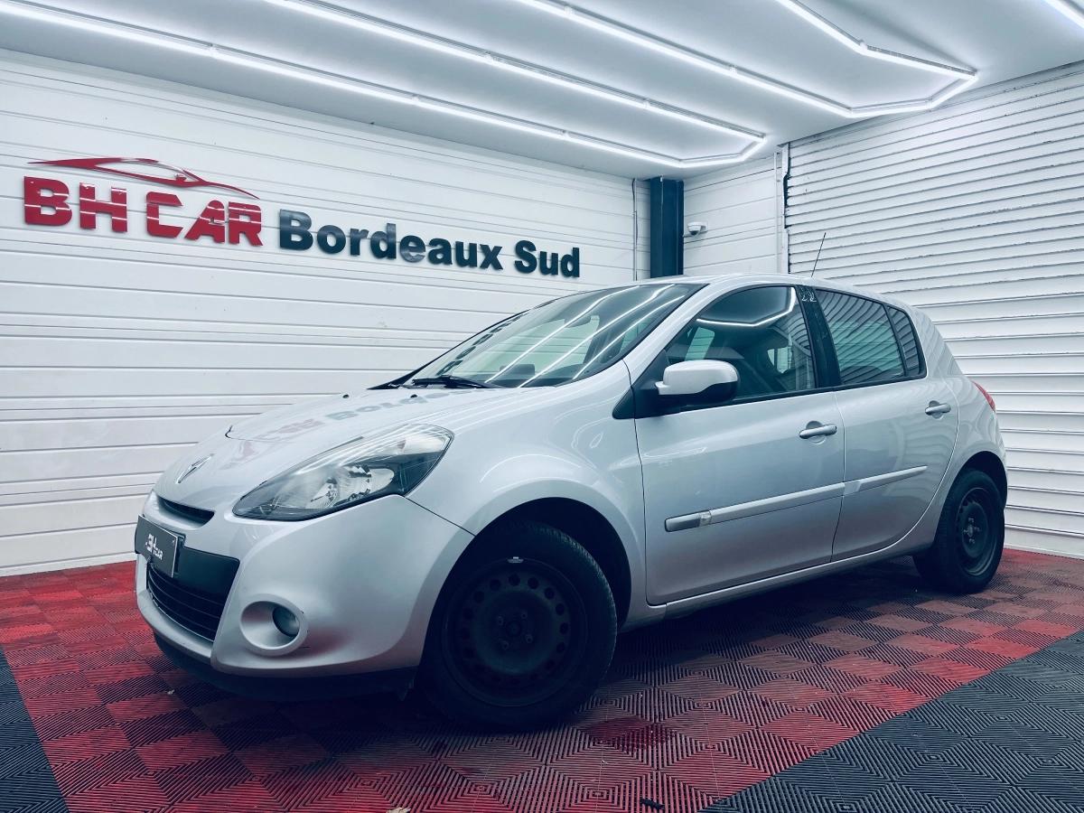 Image: Renault Clio III Phase 2 1.5 DCI 86 TOMTOM // KIT DISTRIBUTION NEUF