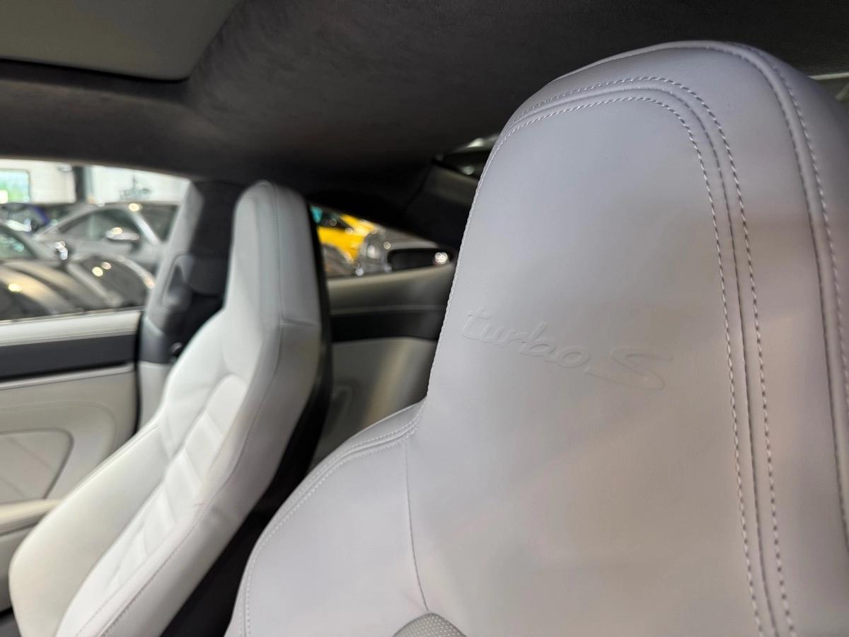 PORSCHE 911 992 TURBO S 650 COUPE ORIGINE PORSCHE FRANCE / APPROVED 2029