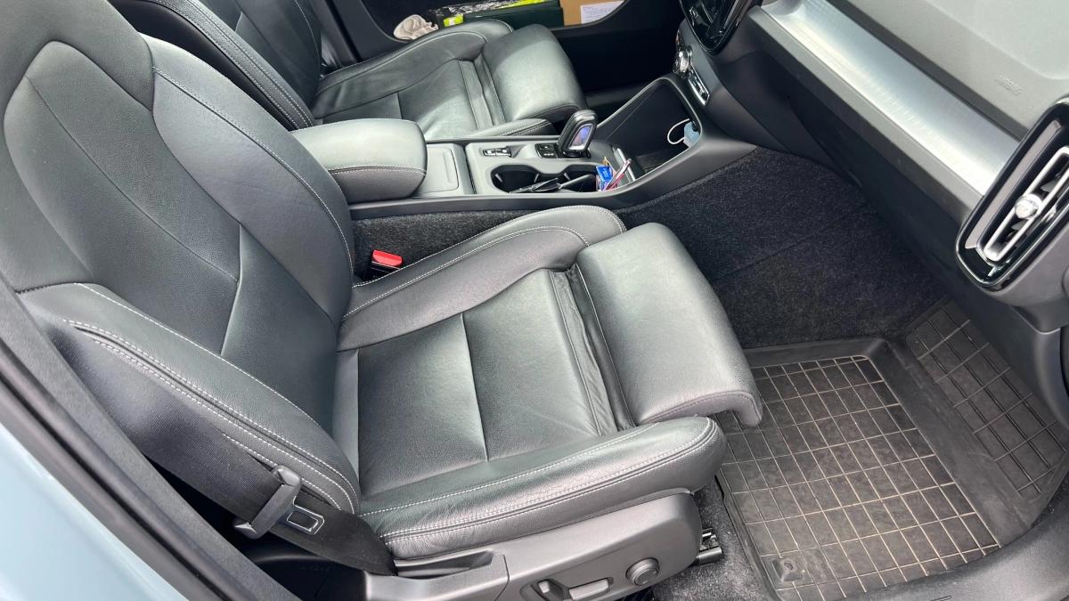 Volvo Xc40 2.0 D4 190 MOMENTUM AWD GEARTRONIC BVA