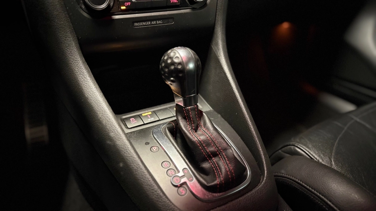 Volkswagen Golf - photo 24