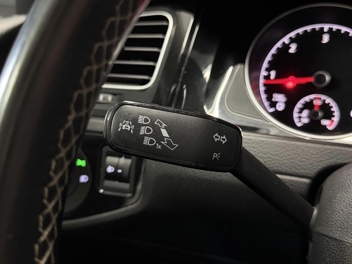 Volkswagen Golf - photo 10
