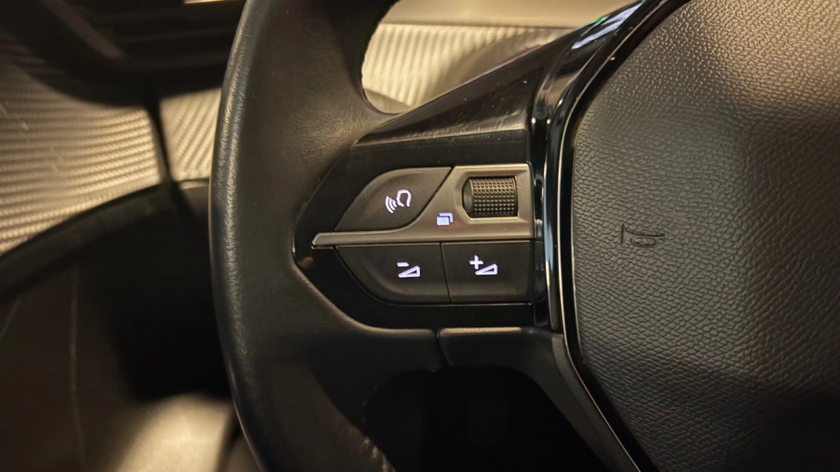 Peugeot 208 - photo 16