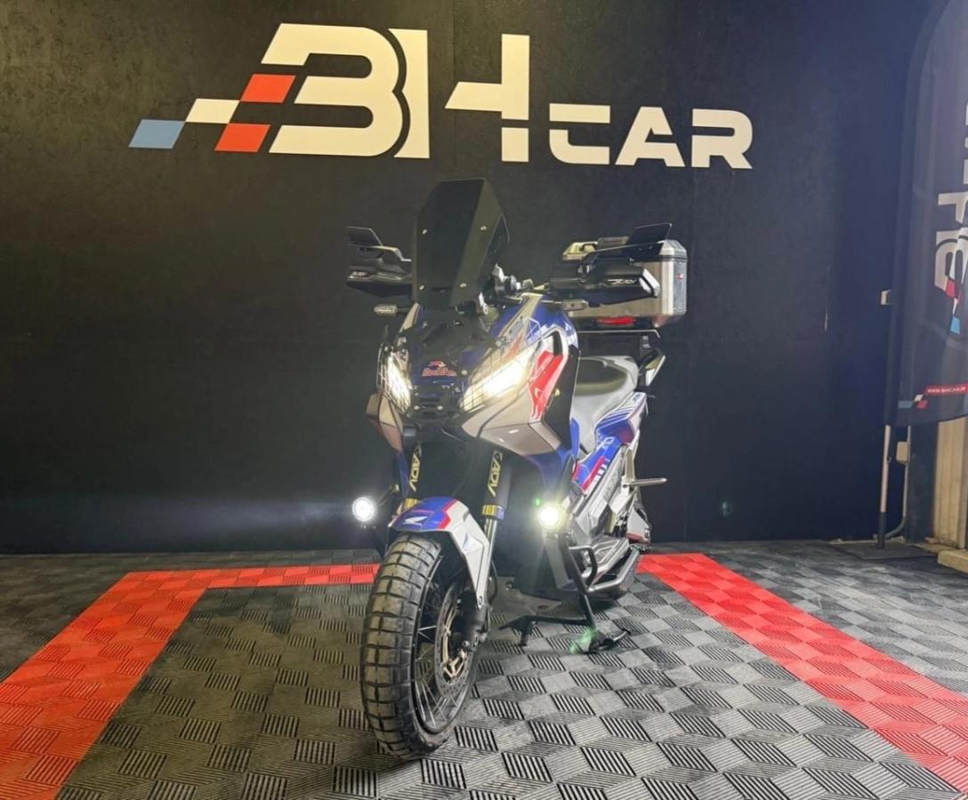 Image: HONDA X-ADV 750 DCT – Déco HRC RED BULL  – KEYLESS – TOP CASE TREKKER DOLOMITI