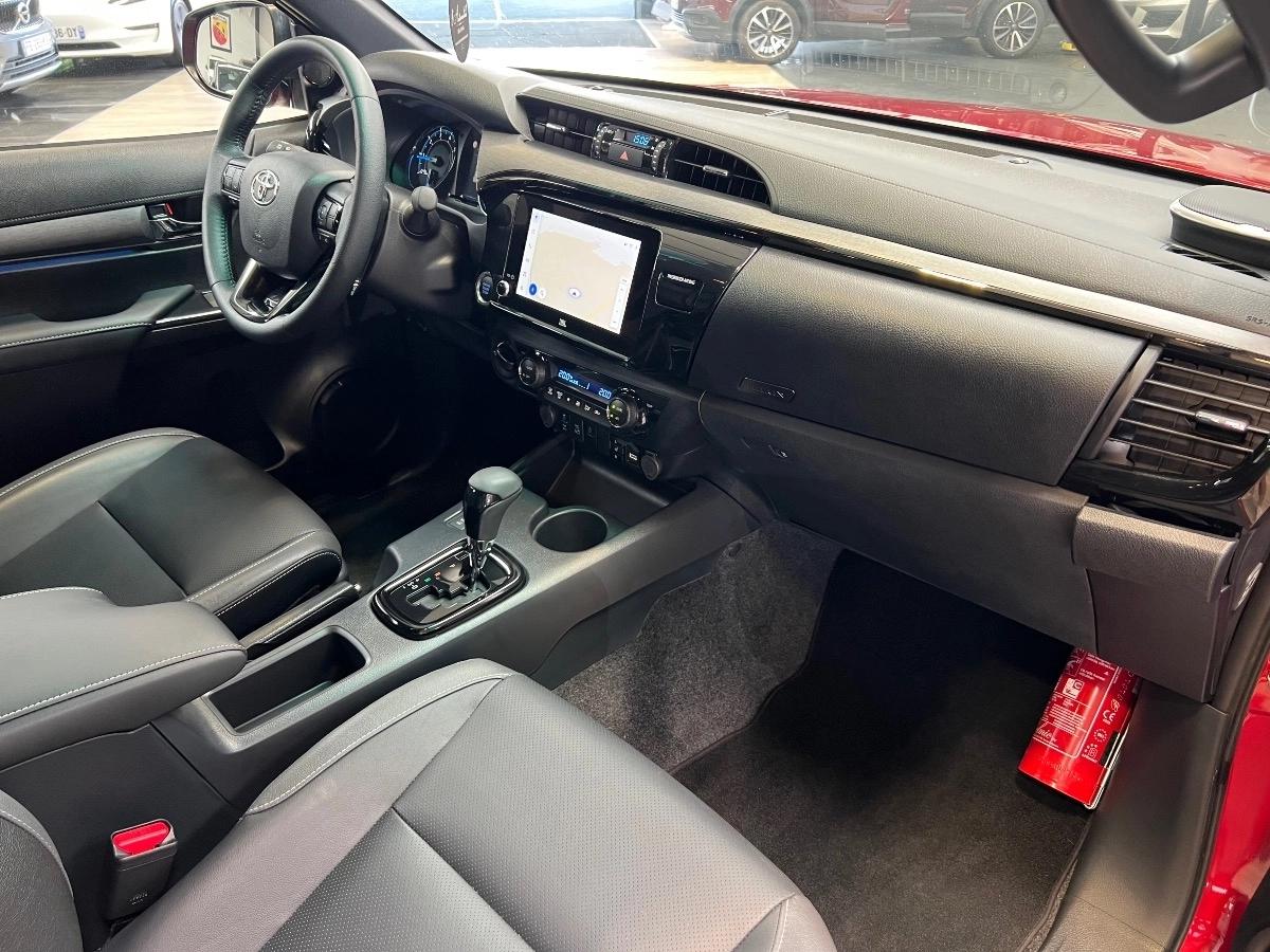 Toyota Hilux 2.8 D-4D 204 DOUBLE CABINE BVA INVINCIBLE 4WD /CAM360/JBL/CARPLAY