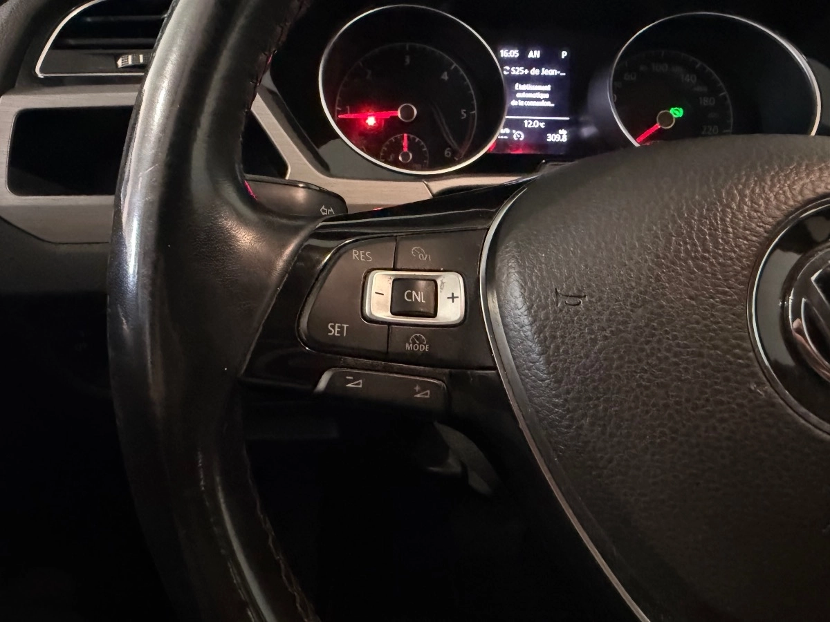 Volkswagen Touran - photo 9