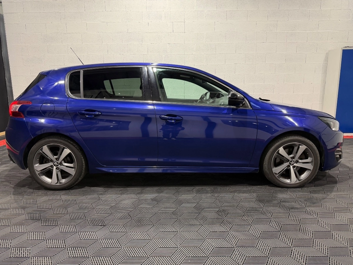 Peugeot 308 - photo 2