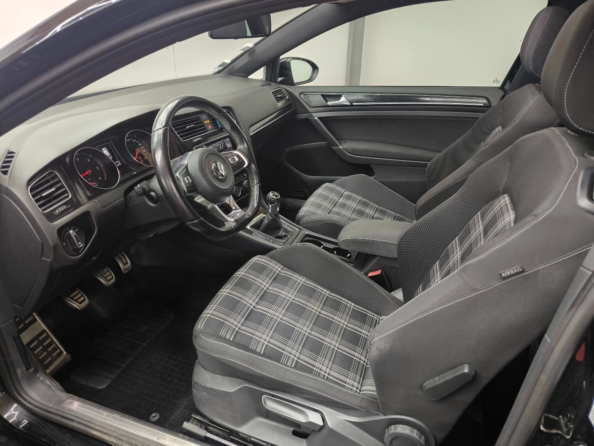 Volkswagen Golf - photo 14