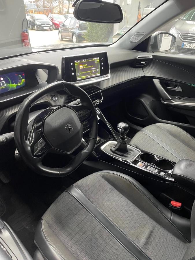 Peugeot 2008 GENERATION-I 1.2 PURETECH 100 ALLURE