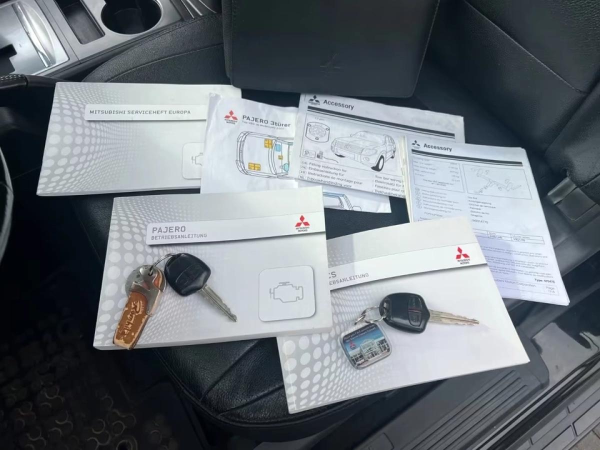 Mitsubishi Pajero 3.2 DID 200 4WD