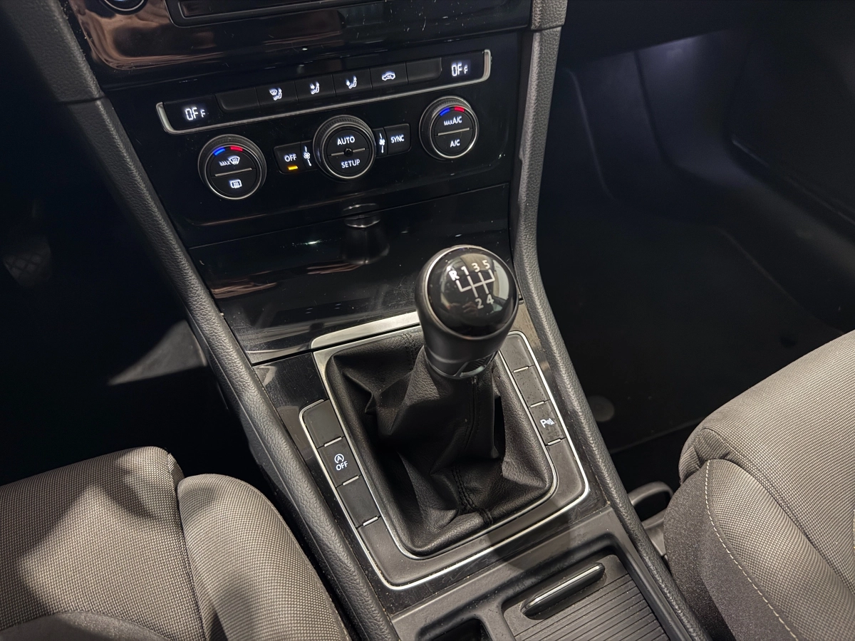 Volkswagen Golf - photo 14