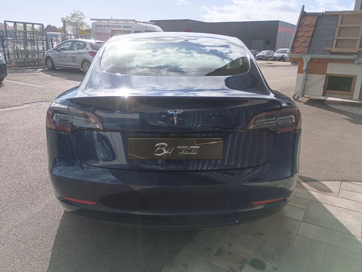 Tesla Model-3 - photo 5