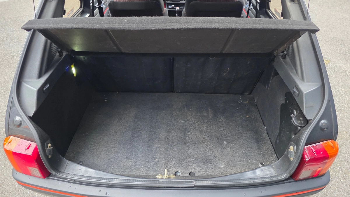 Peugeot 205 - photo 36