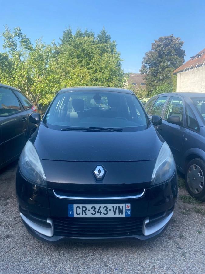 RENAULT Scenic