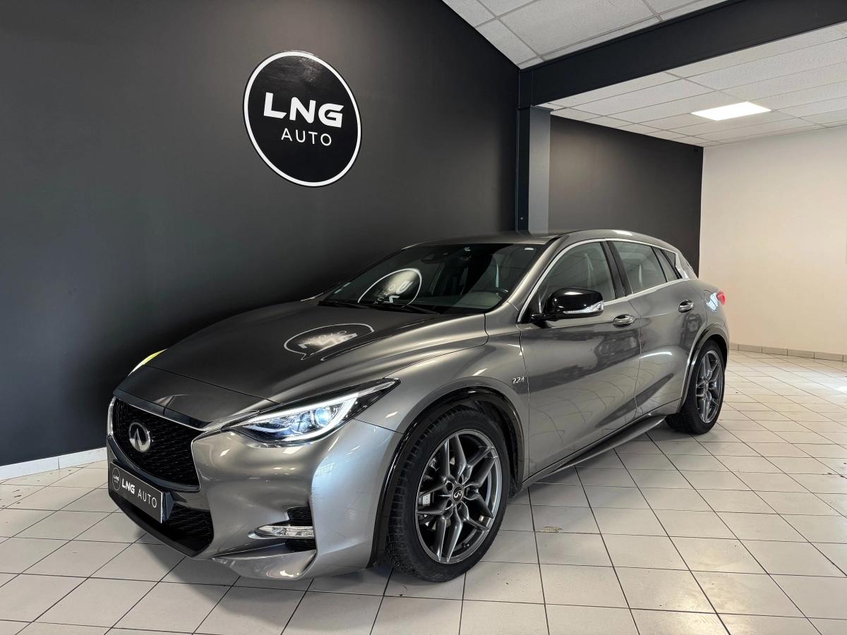 Infiniti Q30