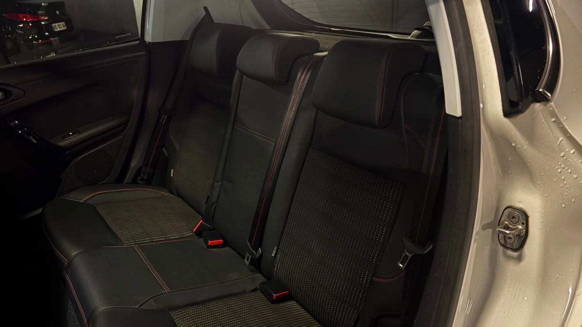 Peugeot 208 - photo 16