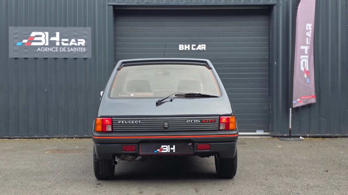 Peugeot 205 - photo 5