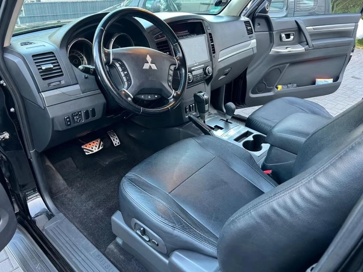 Mitsubishi Pajero 3.2 DID 200 4WD