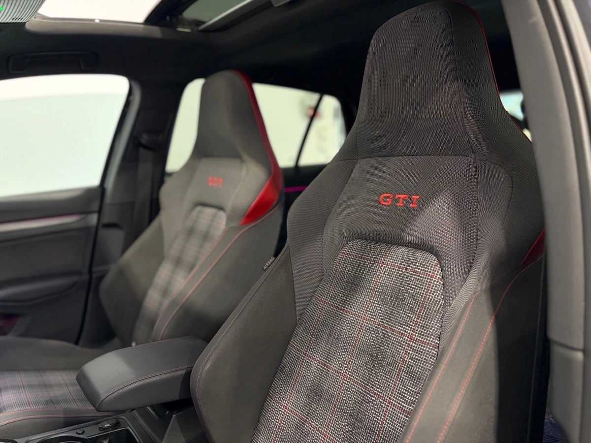 Volkswagen Golf - photo 13