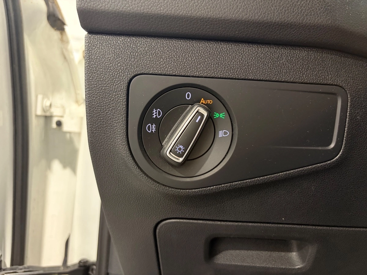 Volkswagen Tiguan - photo 25