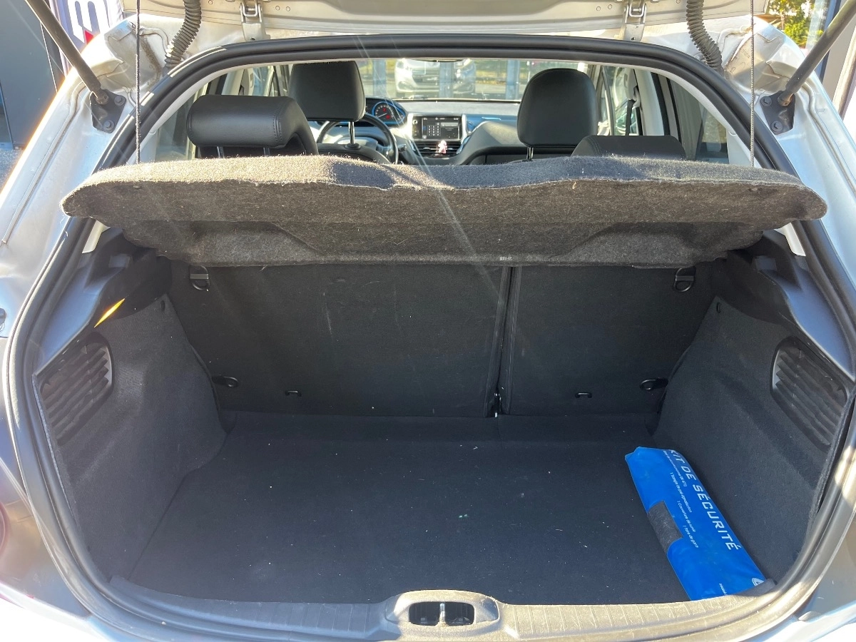 Peugeot 208 - photo 20